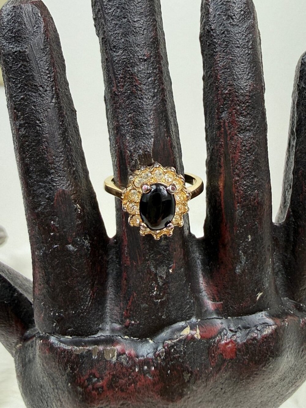 Vintage Uncas 14KT GE Black Oval Stone Gold Tone Ring Size 6.25